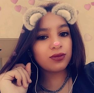 Meet your Posher, Desiree